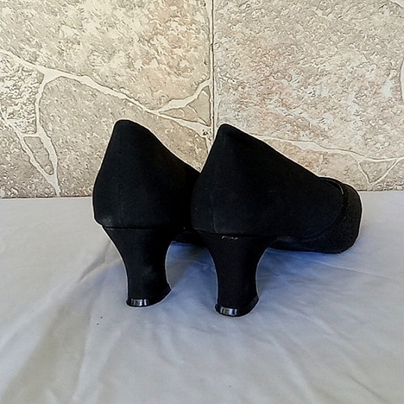 STATUES SHOES - Picture 3 of 6